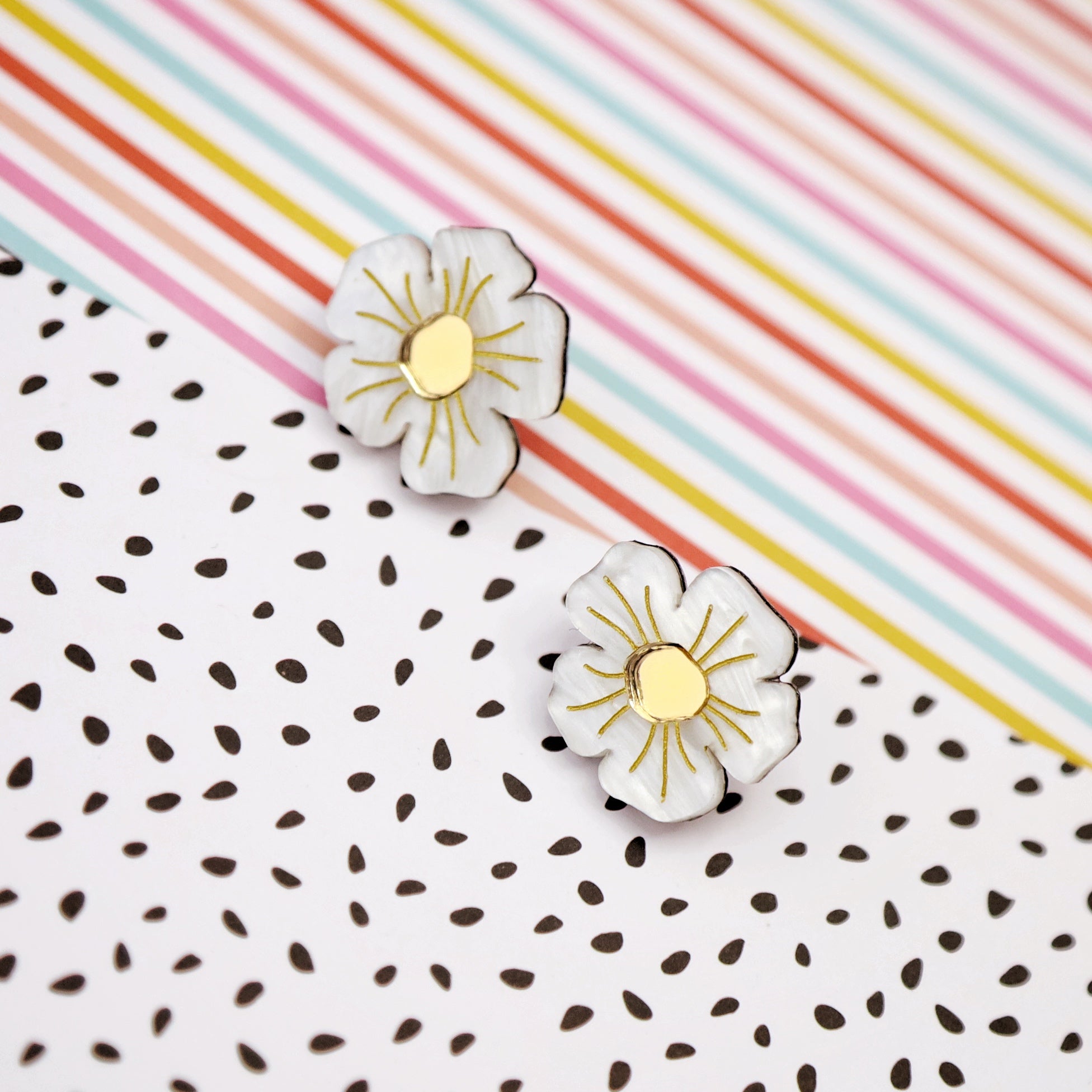 FREE GIFT: Flower Studs in White - Foxx & Ginger